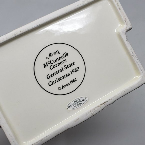 Vintage 80s Avon McConnell's Corner General Store Christmas 1982 Ceramic Planter - Picture 2 of 6